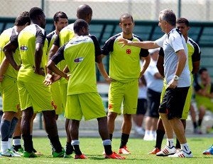 Assunto queda é debatido no treino do Vasco Assunto queda é debatido no treino do Vasco