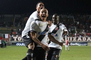 Jogadores comemoram gol do Leandrão Jogadores comemoram gol do Leandrão