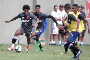 Elenco do Vasco treinou forte em São Januário Elenco do Vasco treinou forte em São Januário