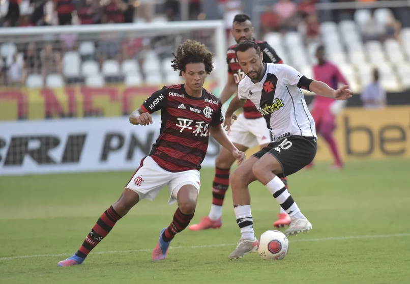 Rival Flamengo escalado para o clássico SuperVasco