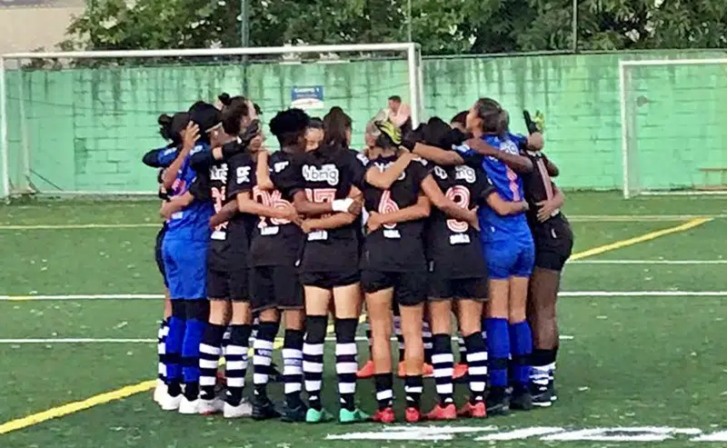 Fut Feminino Pretinha Posa Trof U Do Rio S O Paulo Supervasco