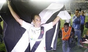 Edmundo e a bandeira do Vasco Edmundo e a bandeira do Vasco