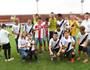 Alunos da escolinha do Vasco de Joinville realizam sonho e tiram fotos com jogadores (Lancenet)