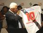 Penalty homenageia Roberto Dinamite em camisa de 2009 (Marcelo Sadio/site do Vasco)