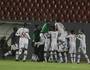 Jogadores celebram gol contra o Londrina (Reprodução)