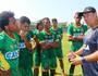 Marcus Alexandre conversa com os jogadores do sub-20 (Carlos Gregório Jr-Vasco)