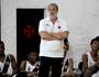 Técnico Luís Brasília comanda a equipe sub-17 (Paulo Fernandes/Vasco)