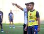 Milton Mendes orienta jovem Andrey durante treino (Paulo Fernandes/Vasco)