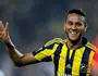 Souza veste a camisa do Fenerbahce (EFE)