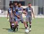 Meio-campista durante treinamento no Campo Anexo (Paulo Fernandes/Vasco)