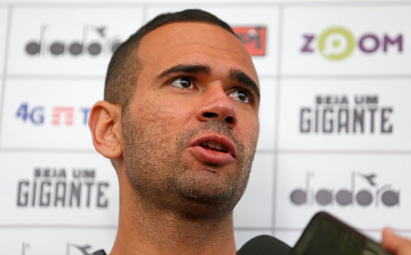 Leandro Castan entra na Seleção da Bola de Prata ESPN da ...