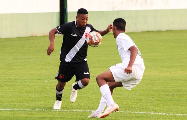 Batata quase marcou para o Vasco no segundo tempo