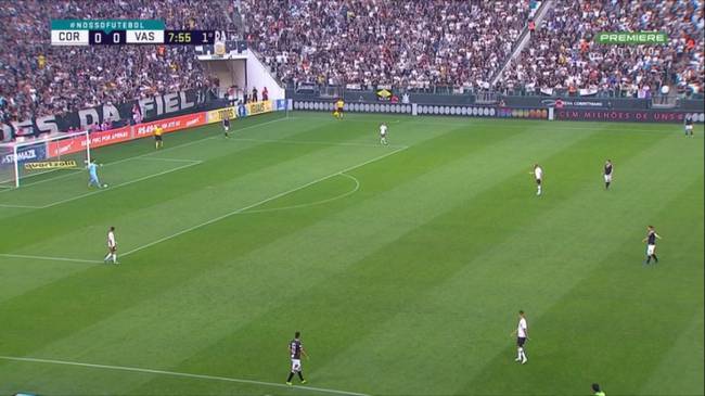Subida de pressão do Corinthians no tiro de meta vascaino