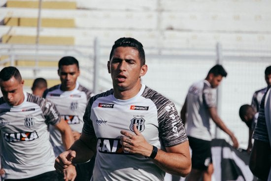 Danilo Barcelos durante sua passagem pela Ponte Preta