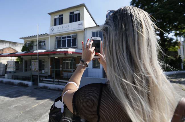 Taynara visitou o Colégio Vasco da Gama, onde estudou