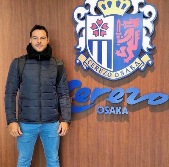 Desábato se apresenta ao Cerezo Osaka, do Japão.