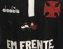 Camisa do Vasco com a bandeira do Flamengo em homenagem às vítimas de incêndio (Reprodução/Twitter)