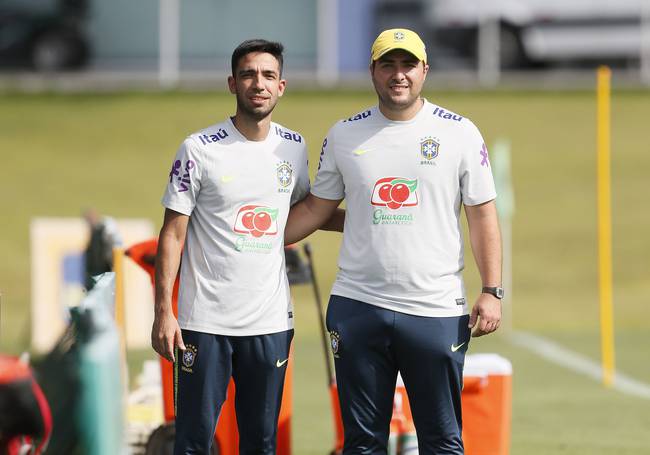 Fisioterapeuta e médico do Vasco também estão com a Seleção