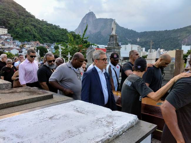 Enterro de Eurico Miranda 3