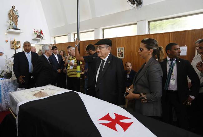 Presidente da CBF compareceu para última homenagem