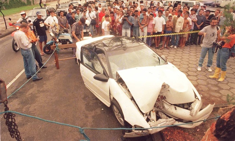 O carro acidentado de Dener