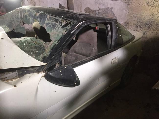 Com vidro quebrado, carro de Dener ainda conserva parte traseira intacta