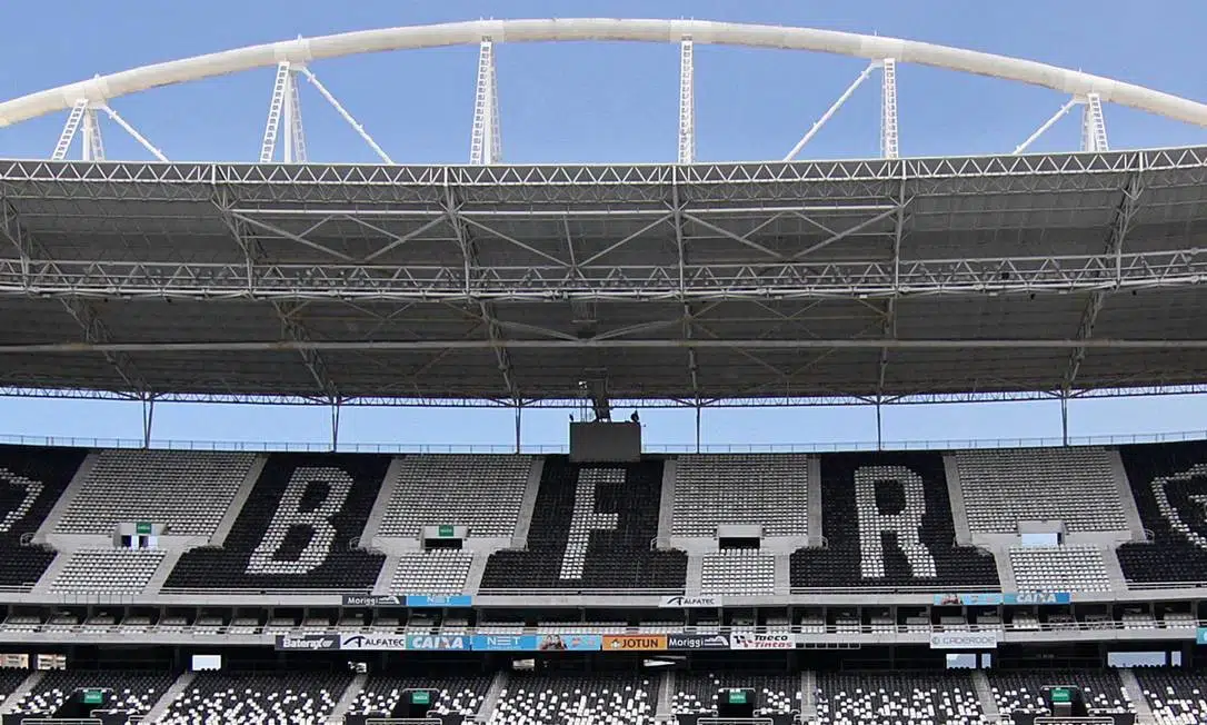 Botafogo x Vasco tem 30 mil ingressos vendidos; torcedores formam