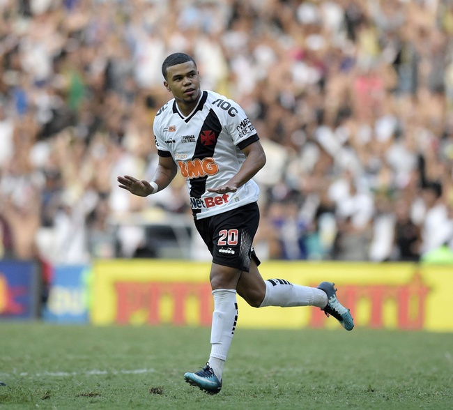 Yan Sasse comemora gol pelo Vasco