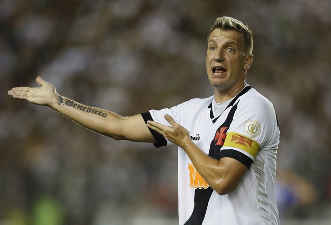 Maxi López foi o capitão cruzmaltino contra o Avaí