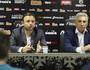 Diretor de futebol André Mazzuco (esq.), analisa, junto à Luxemburgo, nomes para reforçar o Vasco (Rafael Ribeiro/Vasco.com.br)