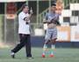Luxemburgo orienta jogadores no CT do Almirante (Rafael Ribeiro/Vasco.com.br)