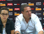 Ao lado do neto Vanderlei, o técnico Luxemburgo participa da última entrevista coletiva no ano (Felipe Schmidt)