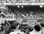 Jogadores levantam a taça do Bicampeonato Brasileiro (Antônio Gaudério/Folhapress)