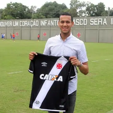 Souza foi revelado pelo Vasco e se tornou sócio do clube