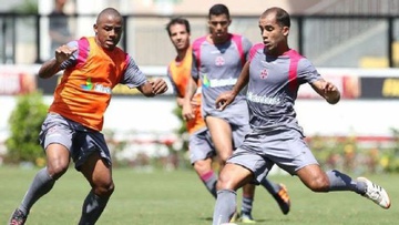 Jonatas Paulista e Felipe em treino do Vasco