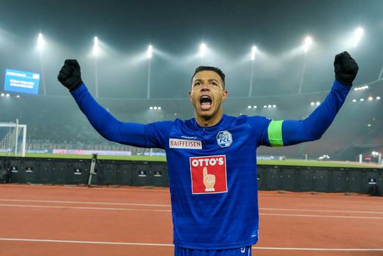 Lucas Alves é um dos capitães do Luzern-SUI e está sendo avaliado pelo Vasco