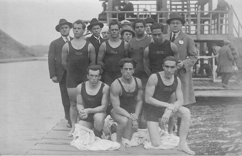 Seleção brasileira de polo aquático nas Olimpíadas de 1920.