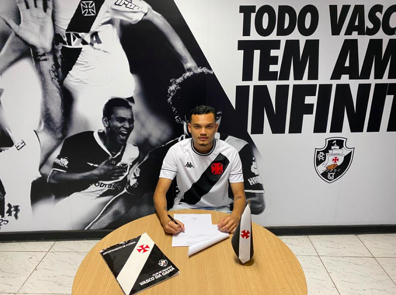 Victor Hugo Abreu assinou contrato profissional até agosto de 2021