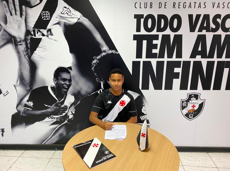 Meio-campista Ícaro Loureiro assinou contrato até setembro de 2023