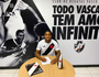Carlos Yuri assinou até 2022 (Divulgação/Vasco)