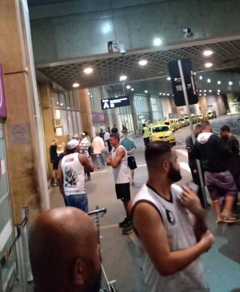 Confusão entre torcedores do Vasco no aeroporto