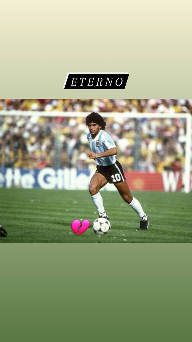 Benítez homenageia Maradona