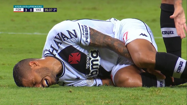 Henrique chora após ser atingido por Paulão em Fortaleza 3x0 Vasco