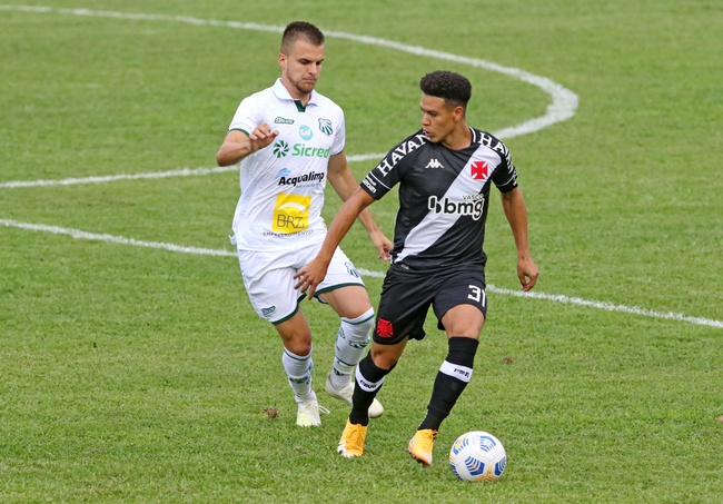 Marquinhos Gabriel em ação contra a Caldense