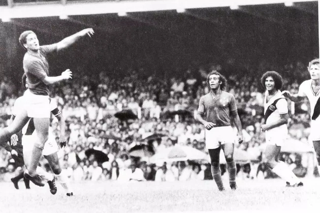 Em 1974, o Vasco foi campeão brasileiro pela primeira vez derrotando o Cruzeiro na decisão