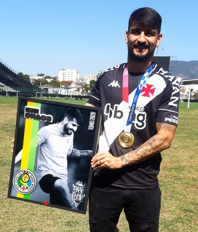 Ricardo Graça ganha homenagem do Vasco