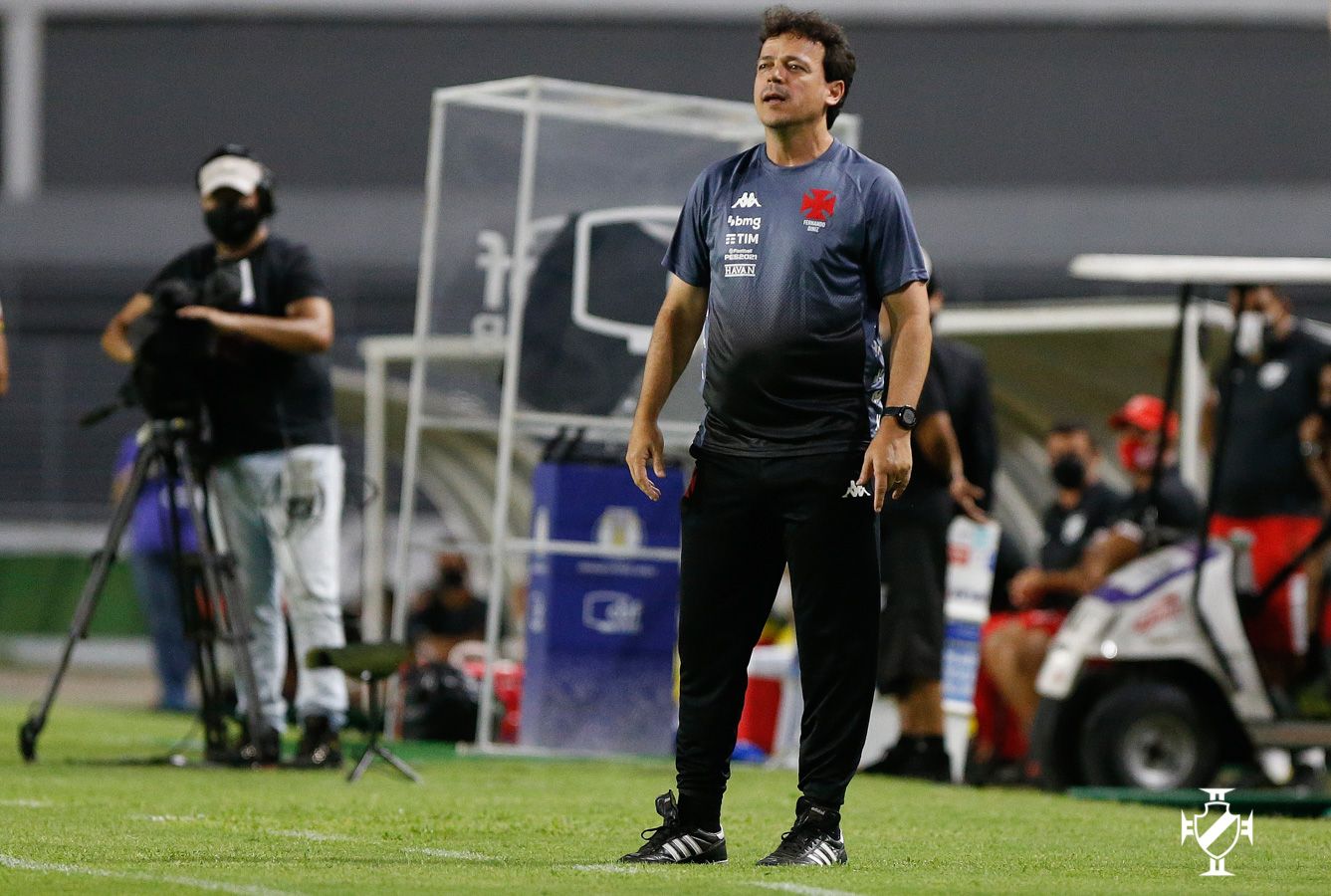 Vasco anuncia a contratação de Fernando Diniz