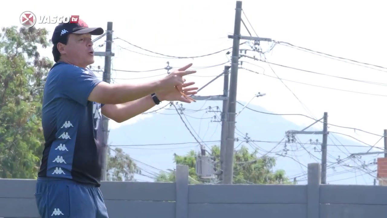 O planejamento do Vasco para contar com Fernando Diniz