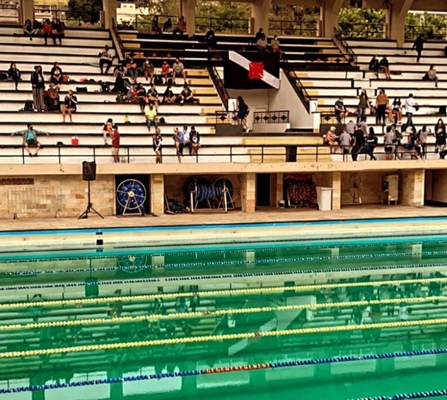 Adversários se recusam a entrar na piscina de São Januário