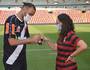 Torcedor do Vasco faz pedido à namorada (Marcello Almo / Equipe Fictix)